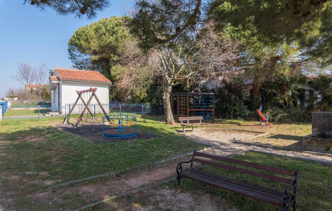 Apartment Complex Orzan Lovrecica Extérieur photo